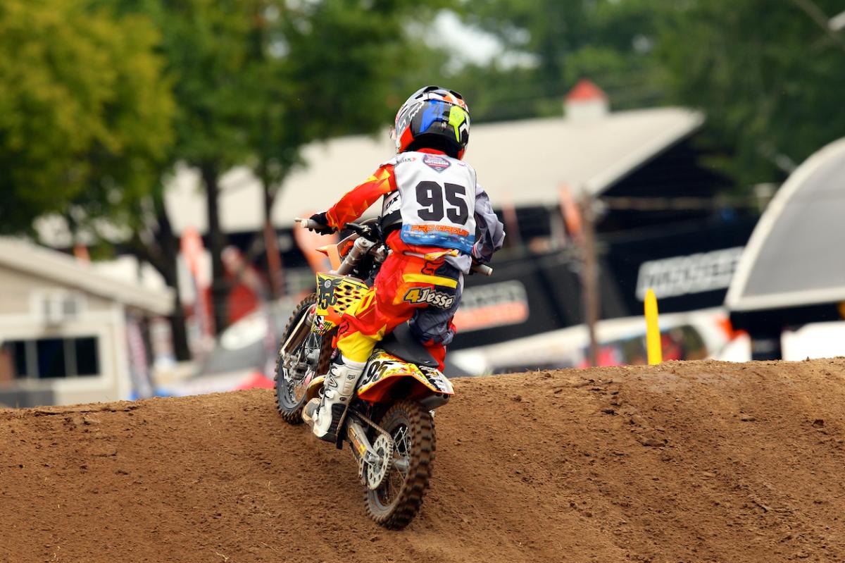 Loretta Lynn Tuesday Gallery