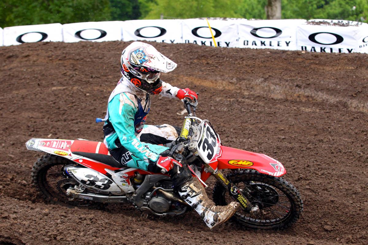 Loretta Lynn Tuesday Gallery