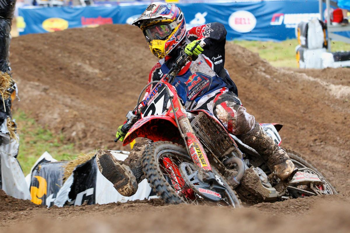 Loretta Lynn Tuesday Gallery