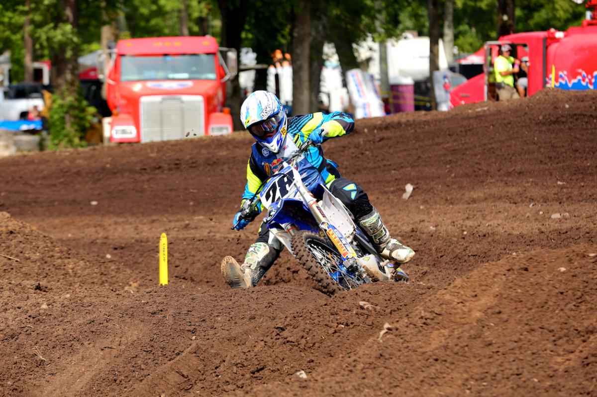 Loretta Lynn Tuesday Gallery