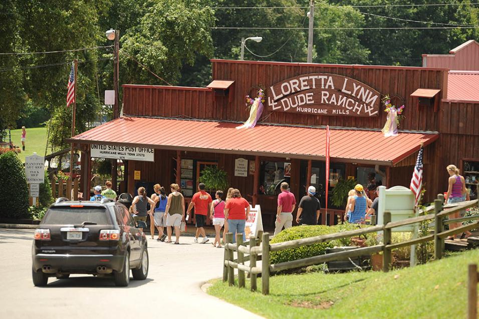 Loretta Lynn's Custom Moments: Friday