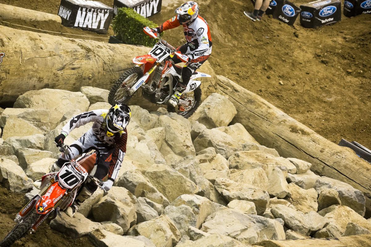 Colton Haaker was on fire in the finals, but unfortunately got held up in a nasty section. Haaker went on to finish fourth, while David Knight (behind) was sixth.