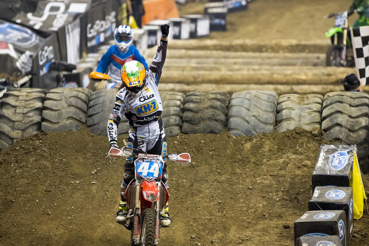 Laia Sanz rode consistently in the Women’s Enduro X course, and without any major problems or crashes, Sanz went on to take gold.