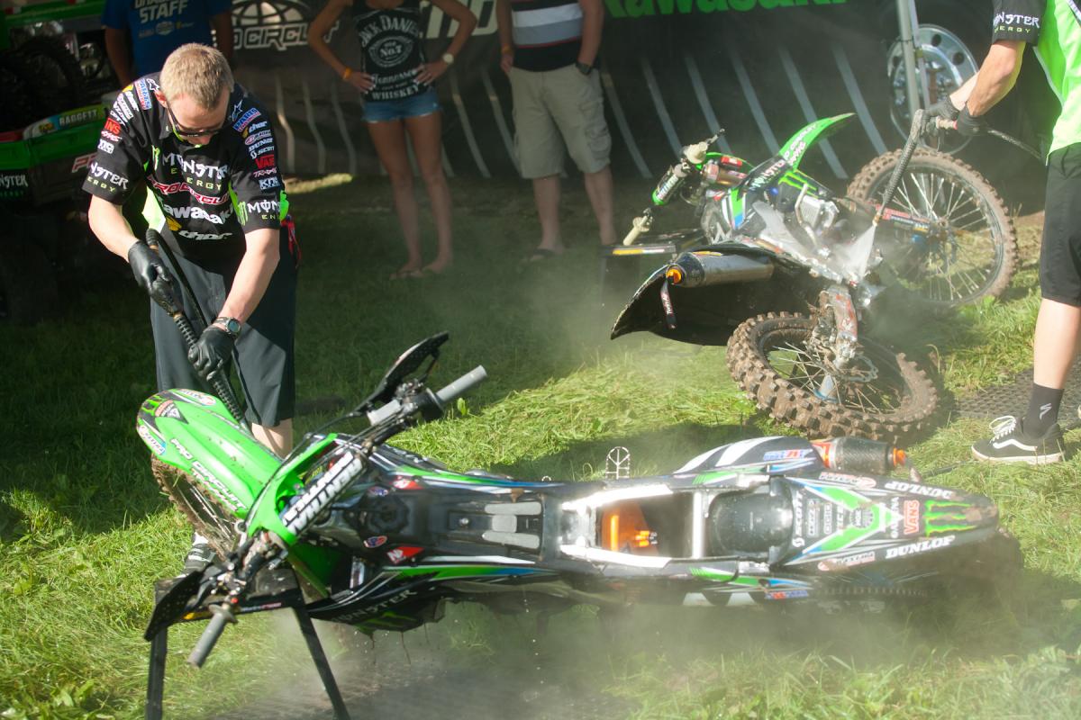 PC Race team washes bikes after first practice.