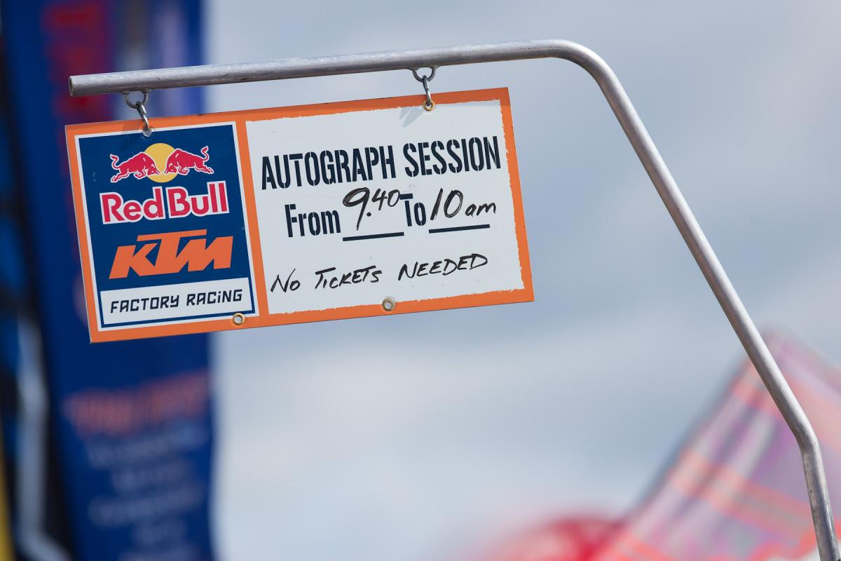 KTM Autograph Session