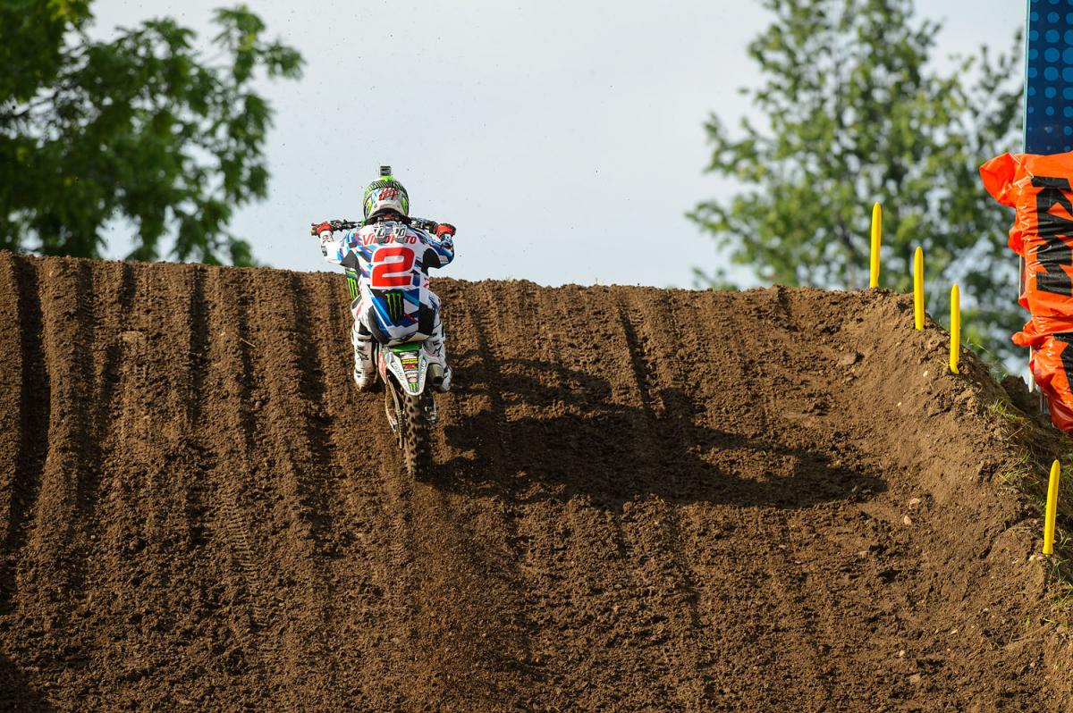 We take the big jumps for granted. But look how gnarly it is to launch one of these big blind rocket launchers while wringing that 450 for all it has.
