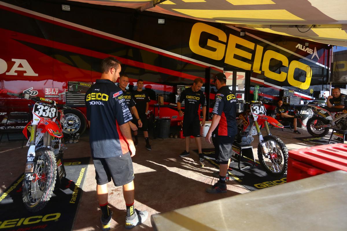 BDW52872-2732258229-O