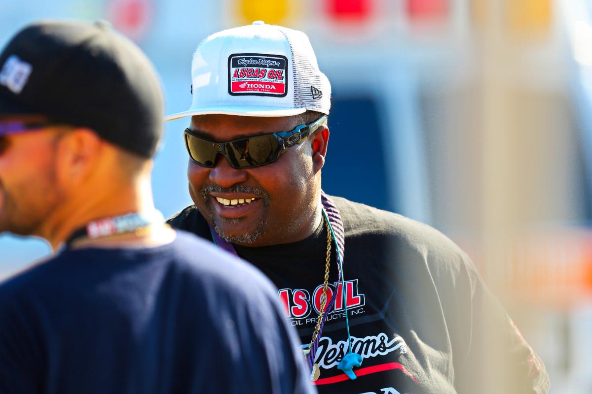 BDW52902-01-2732258355-O