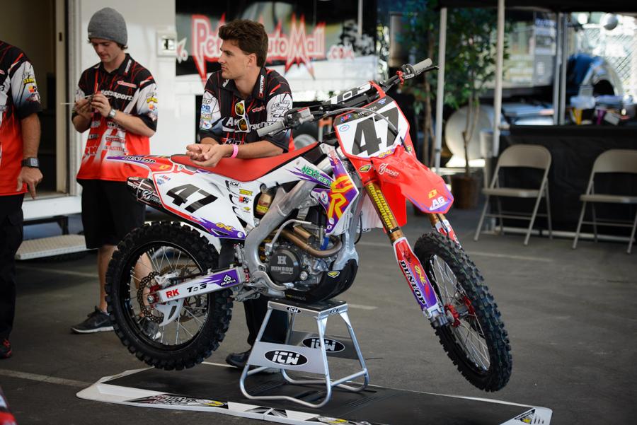 Ahhh, who out there really, really missed the 1995 CR purple look? 