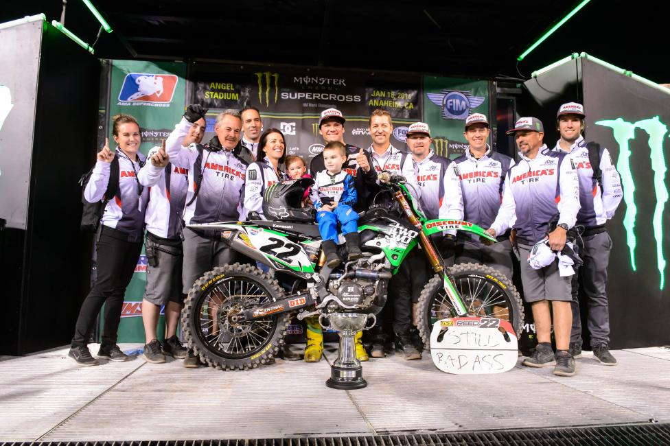 Reed and the Discount Tire TwoTwo Motorsports crew following his first win in 2014. 