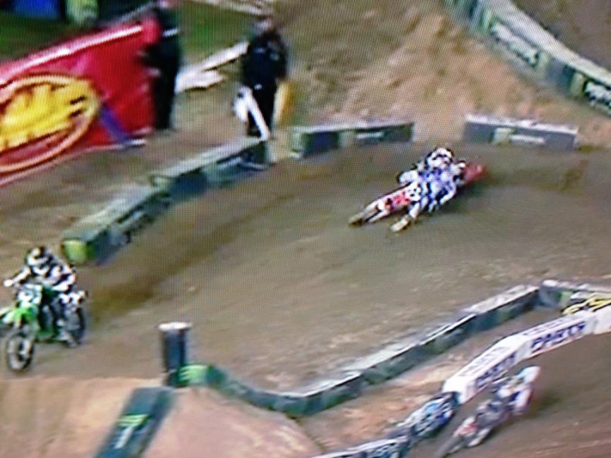 Ryan Dungey is very good at this technique and I often see him using it throughout the season.