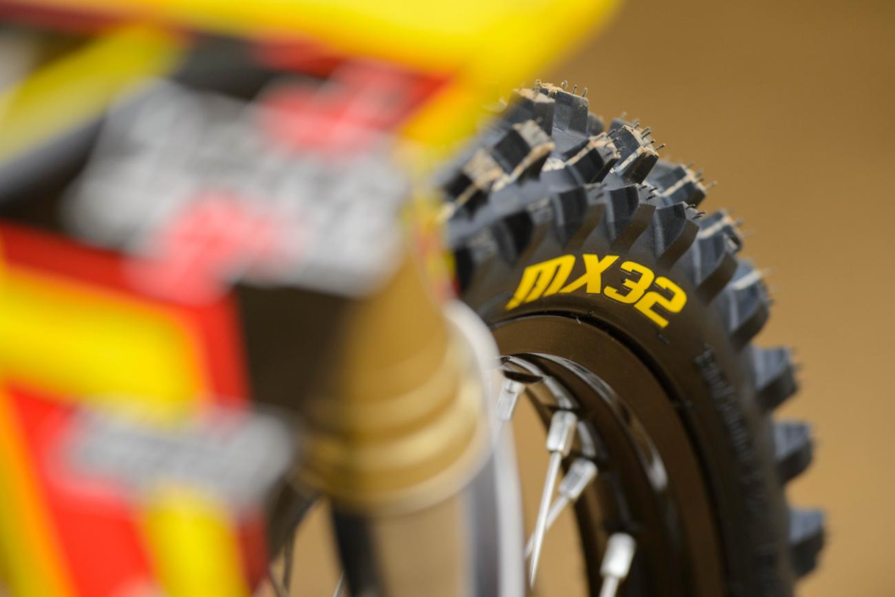 Racer X Films: Dunlop Tires