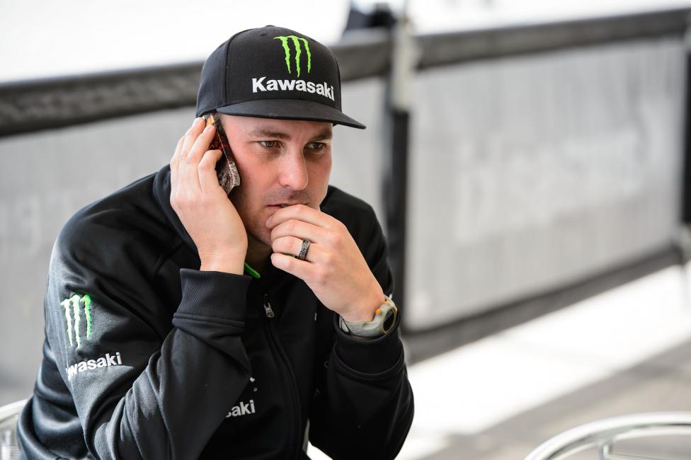 Here's RV's wrench, Mike Willamson. The Kawi pits are always on fire. The dudes like to stir it up and although they're actually racing with millions of dollars on the line, it's usually just comedy time. Especially when a non-Kawasaki rider get's a Racer X Illustrated cover.