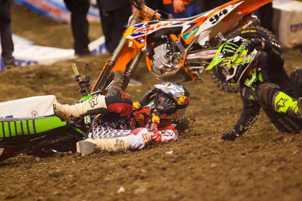 A tight first corner produced carnage in the main event, as points leader Ryan Villopoto along with Ken Roczen, James Stewart, Dean Wilson and others were left picking up the pieces after a first turn pileup.