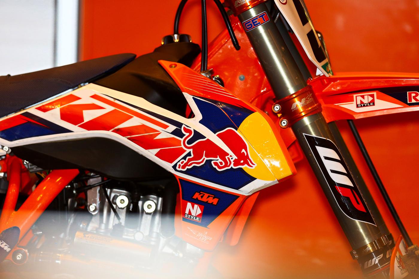 Different View, St. Louis