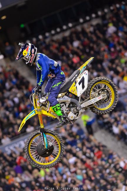 Stewart, dressed in Seattle Seahawk colors, rode the ragged edge trying to track down Villopoto, but it was to no avail.