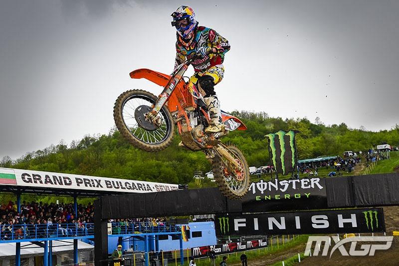 Jeffrey Herlings closed the gap in MX2. 