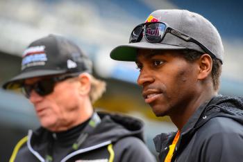 Stewart's Knee Checks Out, Will Race Vegas