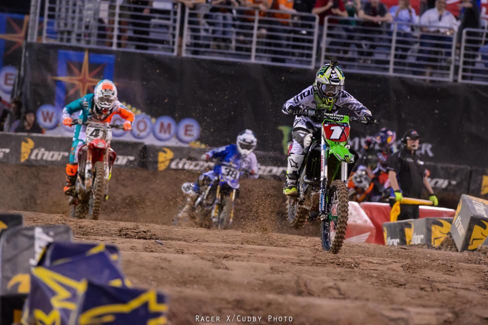 Ryan Villopoto dominated the 450SX main event in Las Vegas. 