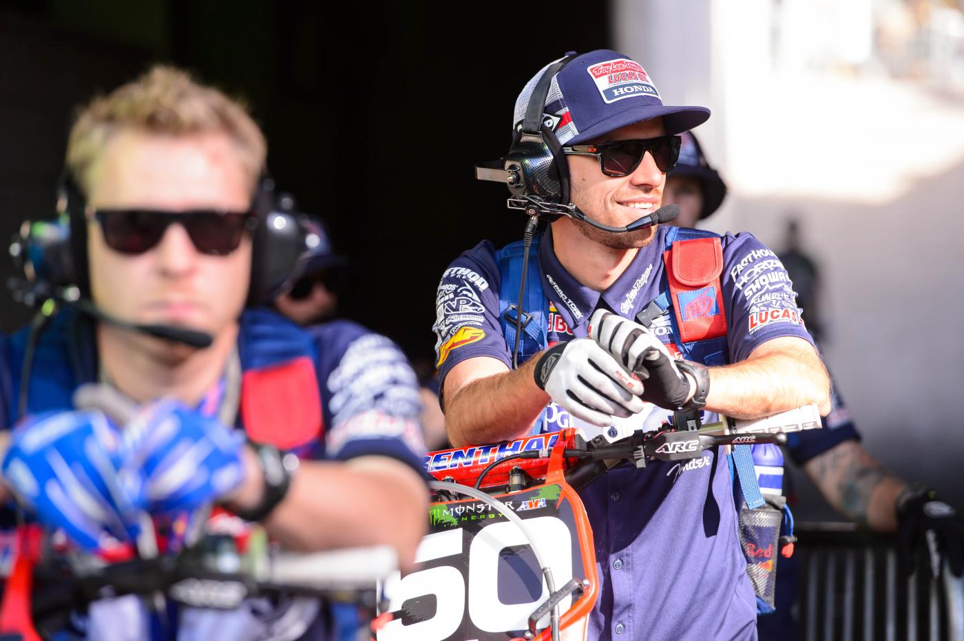 Eric Gass handles Jessy Nelson's machine (including putting gas in it).