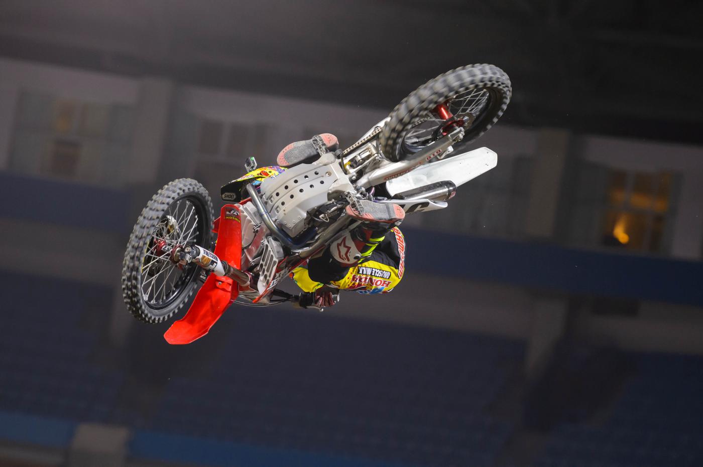 Toronto again. Metric whips! 