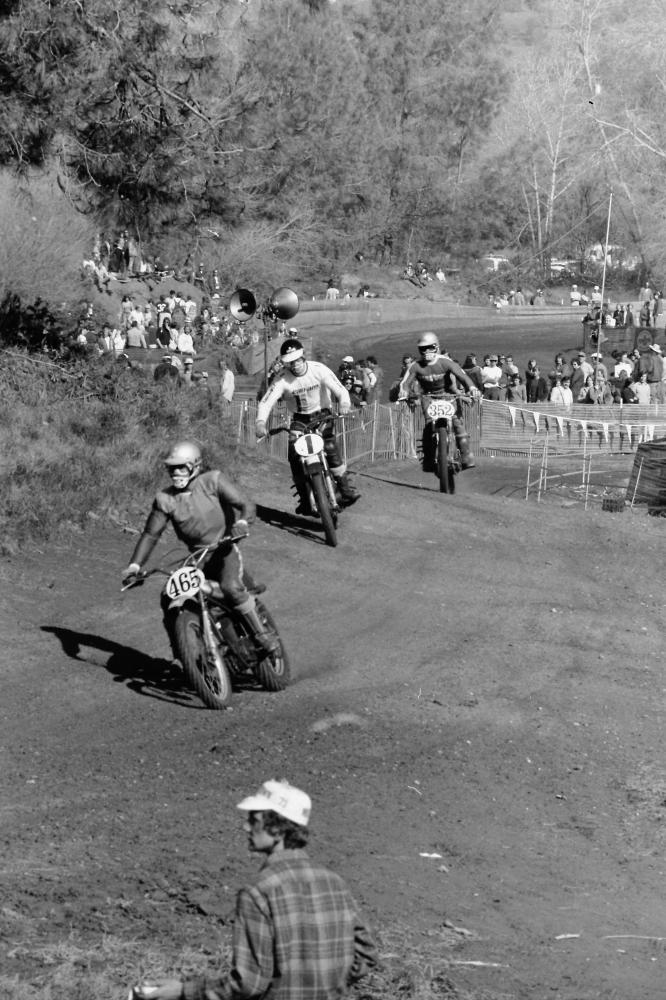 Gary Jones works his way through traffic on the #1 Can-Am. Gary was out at Glen Helen all last week and even had a chance meeting with another multi-time champion, Ricky Carmichael. Gary still rides, and he's still fast!