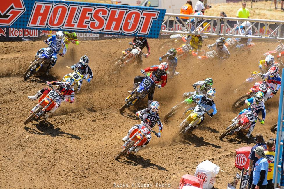 It was all orange on the start of the first 450 Moto.