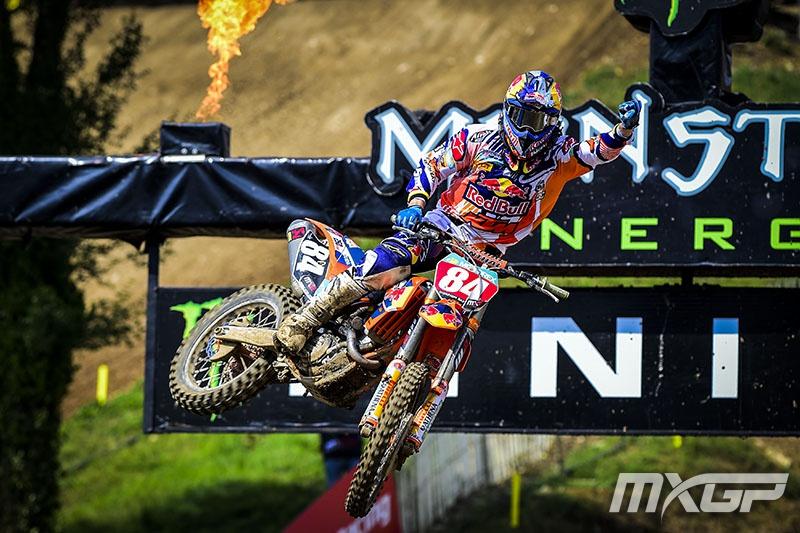 Jeffrey Herlings has opened a gap over Arnaud Tonus after another 1-1 performance.  