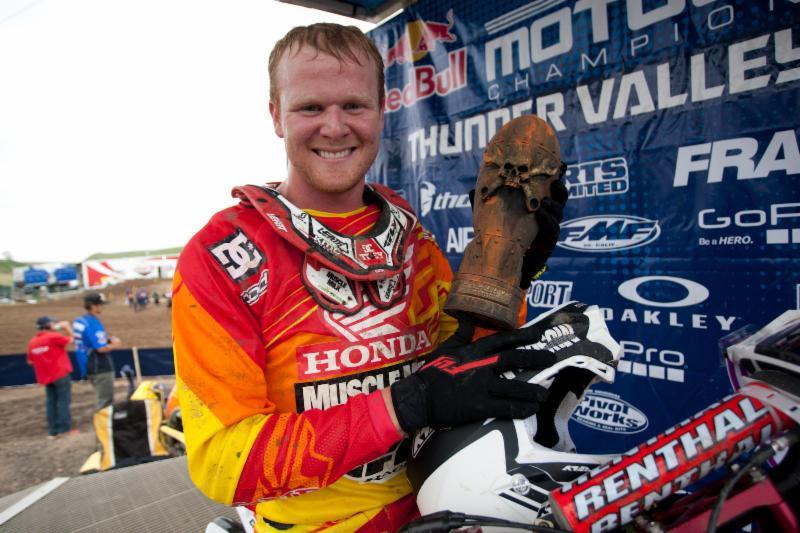 Trey Canard earned his first Oakley Bomb Award of the season at round three.
