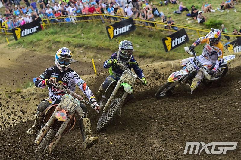 Jordi Tixier (911) pulled closer to Jeffery Herlings in MX2.  