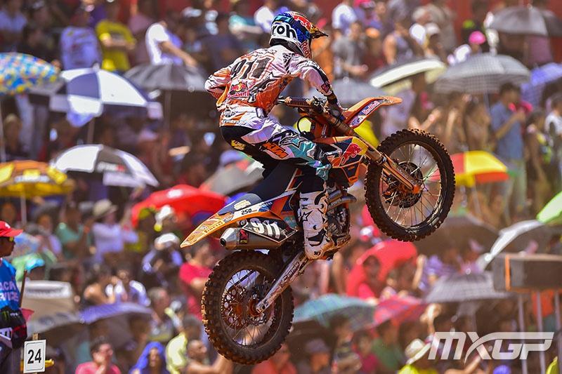 Jordi Tixier trails Herlings by 23 entering the final round.  