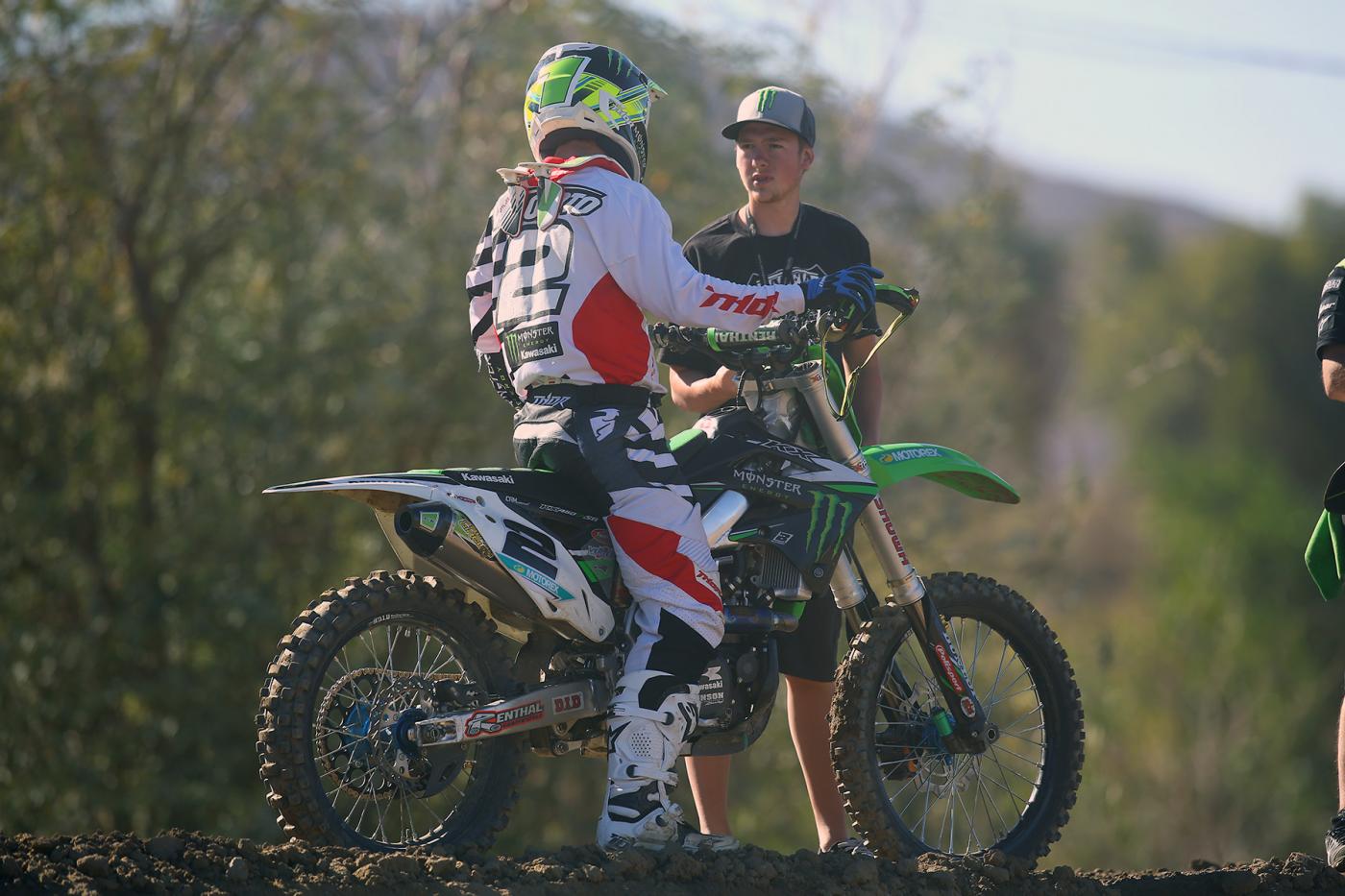 BDW56249-3667784828-O