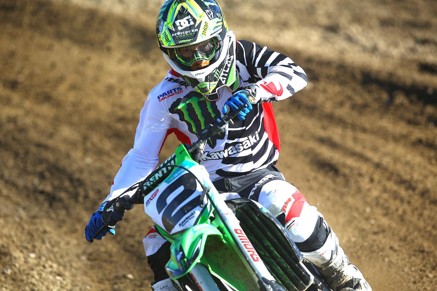 BDW56279-3667785694-O