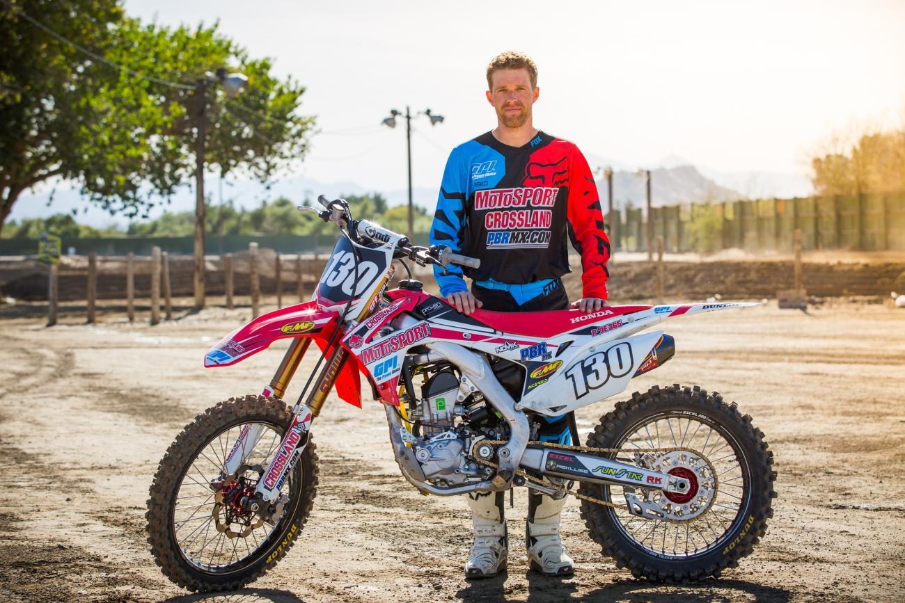 Motosport.com/GPI Honda Racing Signs Noren, Tommy Hahn