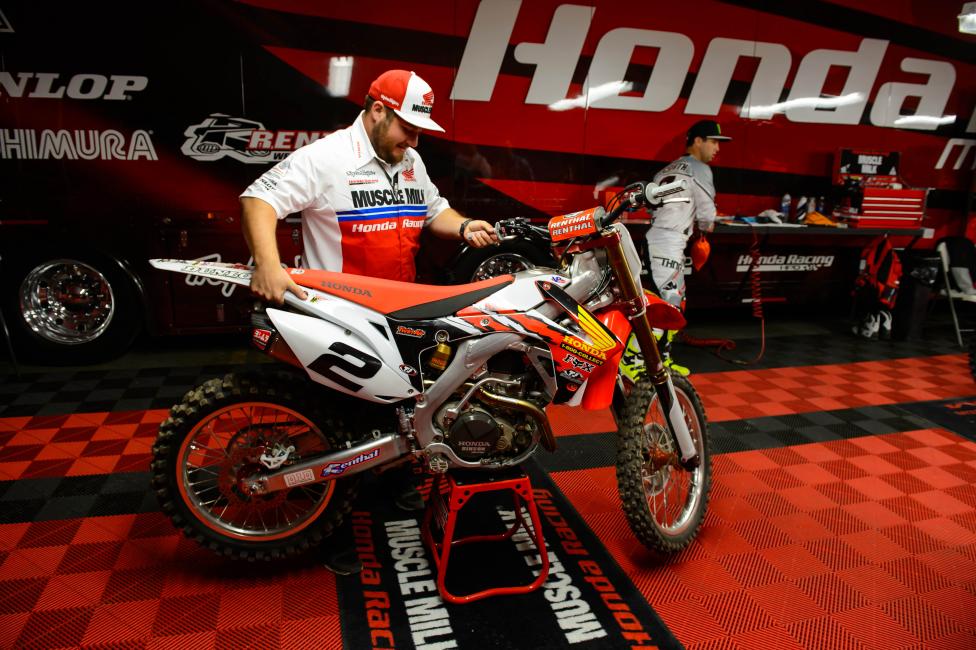 Trey Canard's wrench Brent Presnell handled this Jeremy McGrath 1996/2014 mashup.