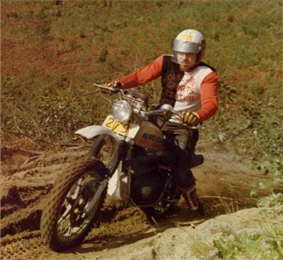 Heikki Mikkola leads Roger DeCoster at the 1975 Superbowl of Motocross at the Los Angeles Coliseum.