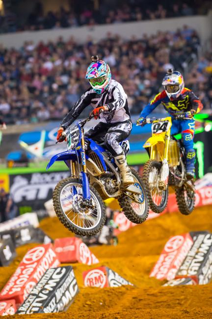 Look ma' no graphics! Ben Lamay borrowed a buddy's bike after his CycleTrader.com/Rock River deal ended. He came close, but missed the 450SX main event. 