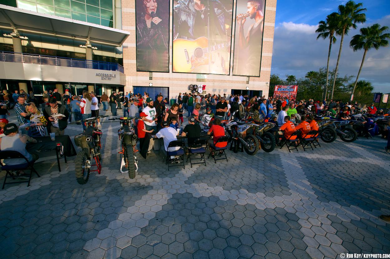 TAMPA-AX-NIGHT-_1132