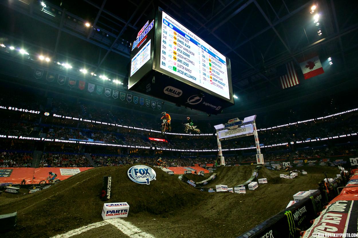 TAMPA-AX-NIGHT-_1227