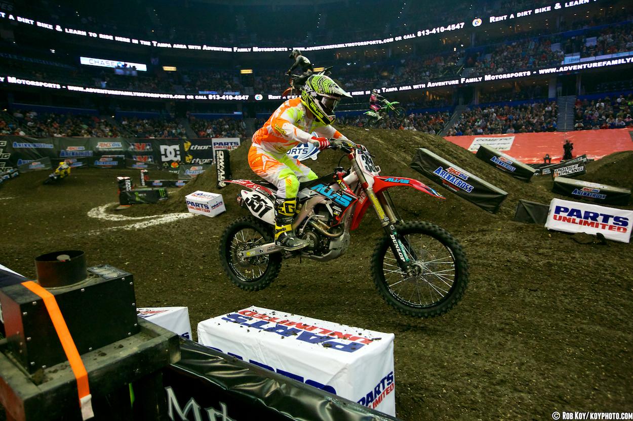 TAMPA-AX-NIGHT-_1245