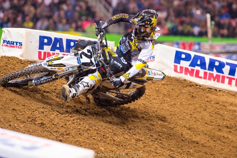 Anderson carves up a turn. Riders of course loved the sweet St. Louis dirt. The corners were very wide and fast, though, which made it hard to drive up the inside and make passes.