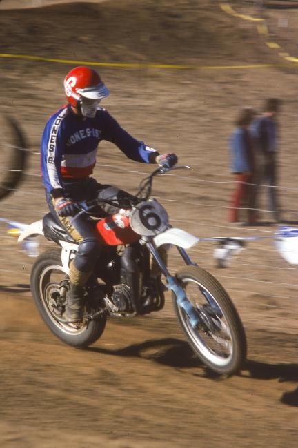 Gary Jones on one of his Jones’ Islo/Ammex bikes in 1976.