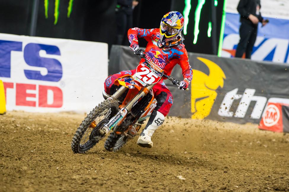 Musquin enters the last race of the region with a sizable lead.