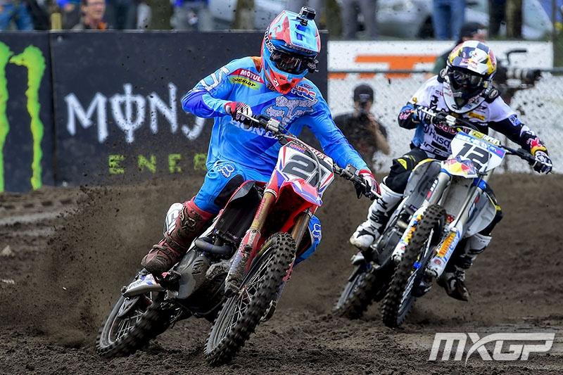 Gautier Paulin and Max Nagl duking it out on the Valkenswaard circuit.