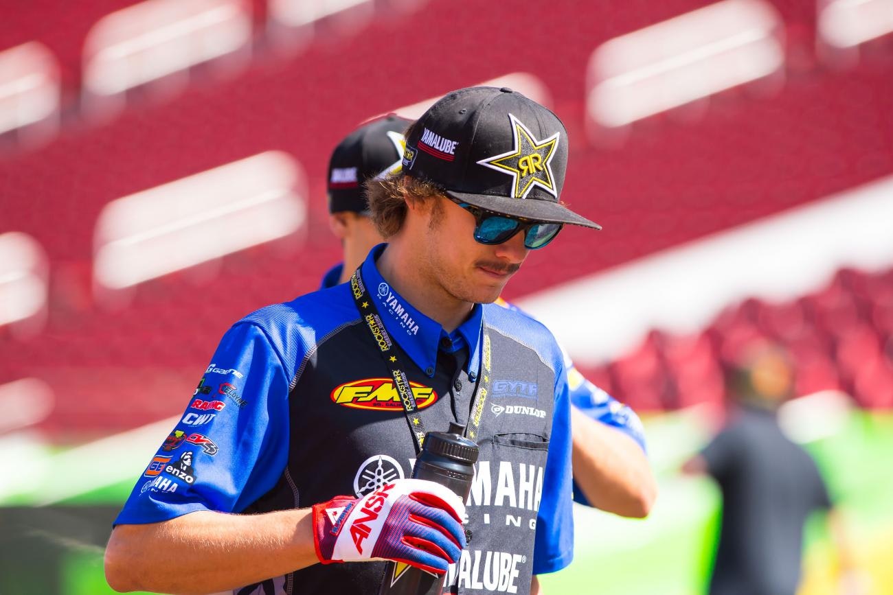 Seely, Plessinger Named 2015 Supercross Rookies of the Year