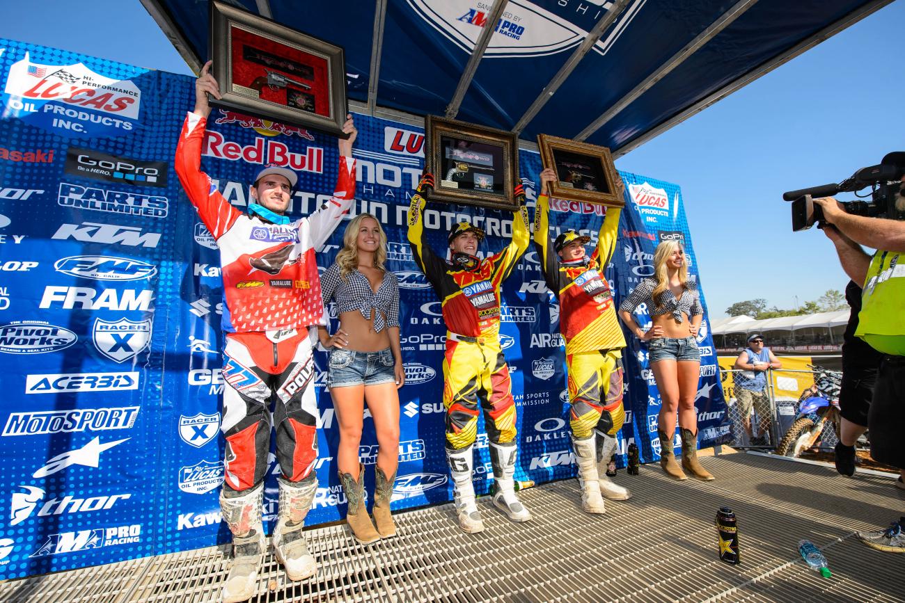 Who is the early favorite to win 250MX?