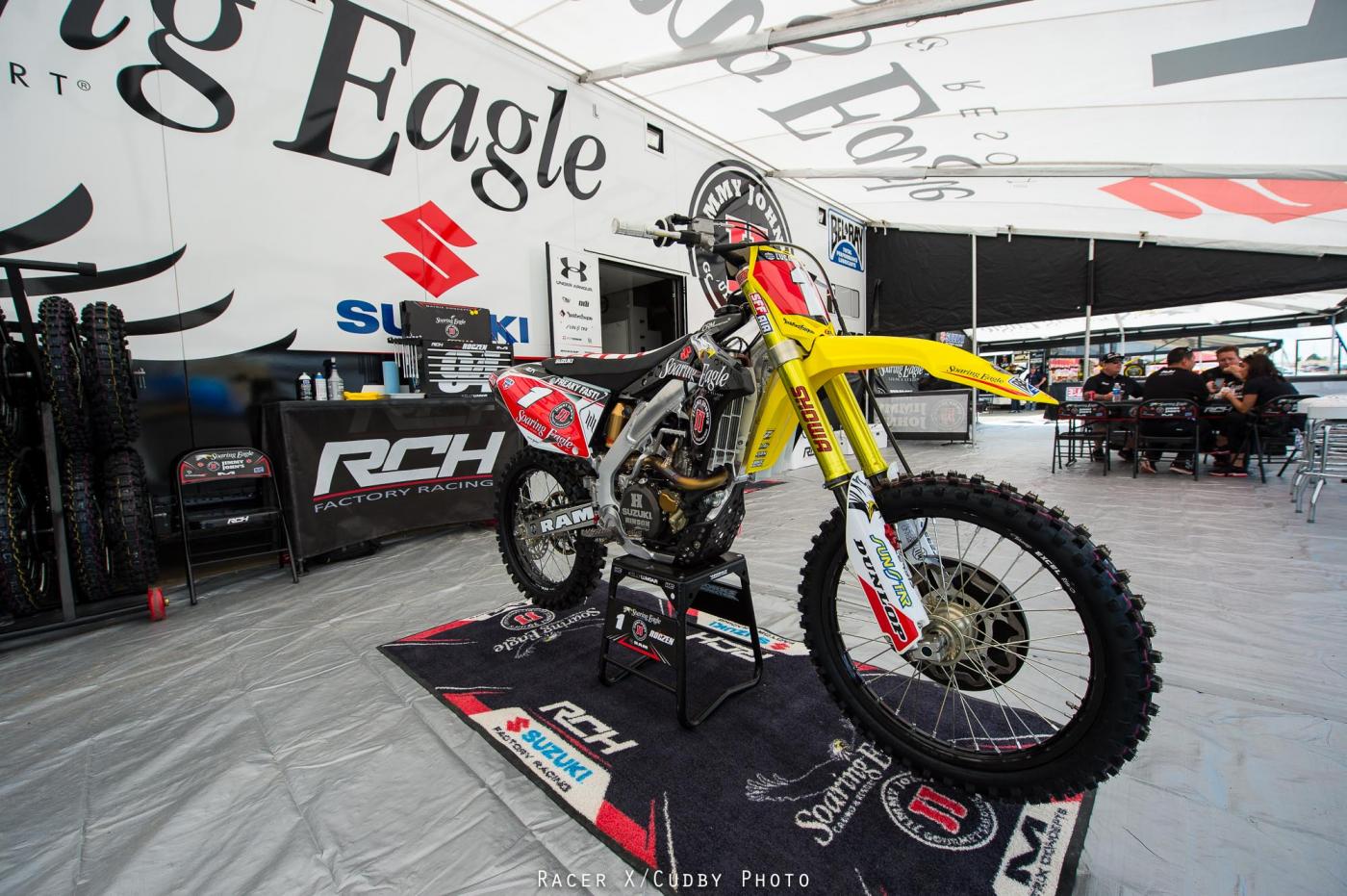 Roczen-HangtownMX2015-Cudby-001
