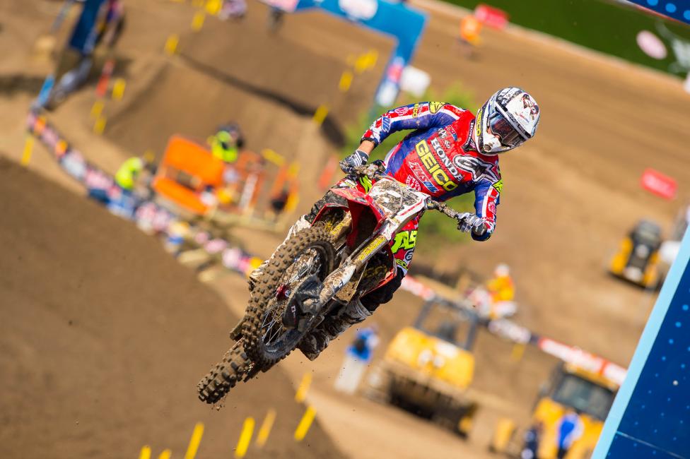 After changing settings between motos, Tomac had over a minute-thirty lead on the nearest competitor.