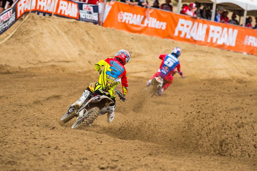 Tomac chases Ryan Dungey in the first moto at Glen Helen.  