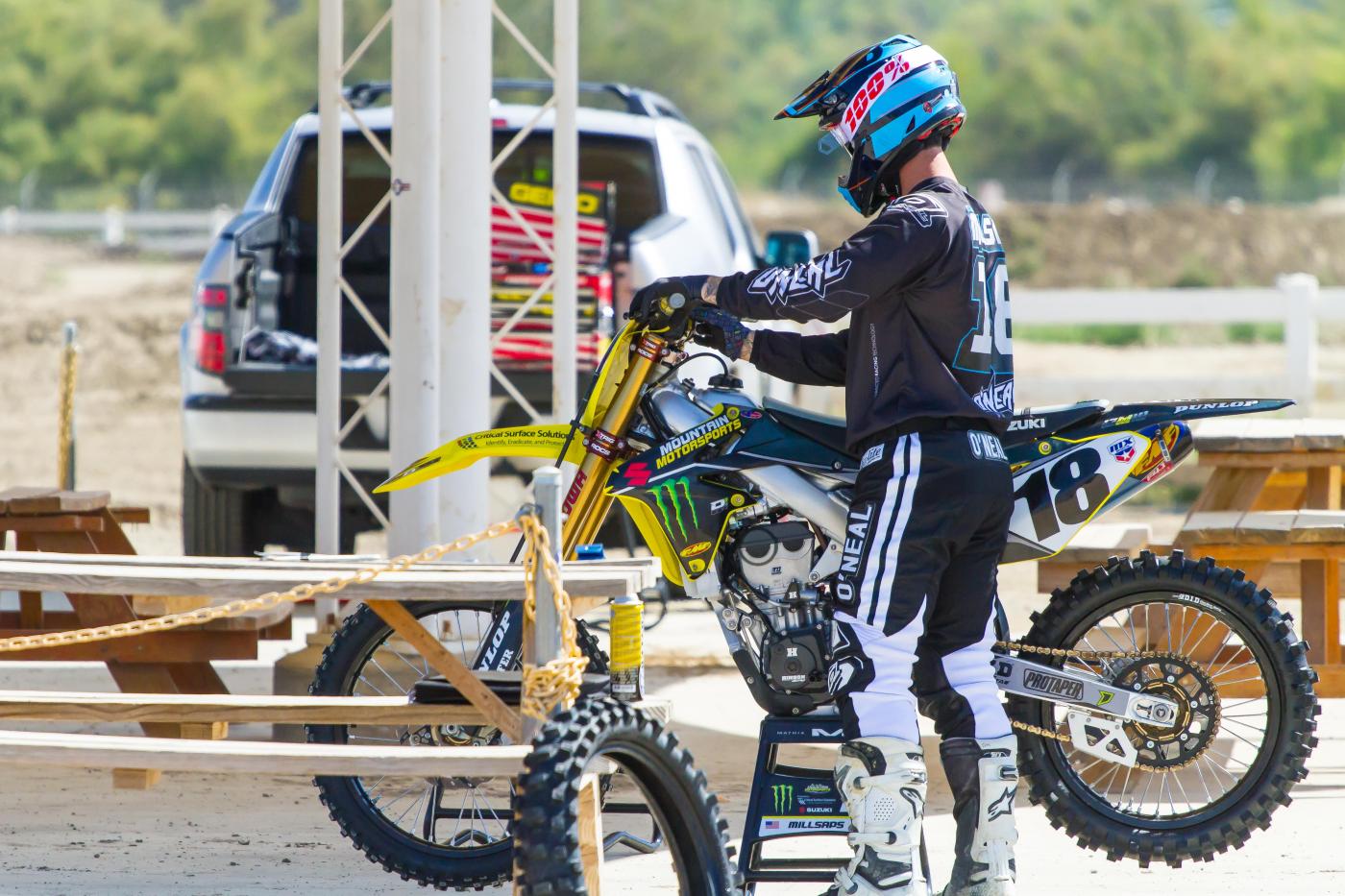 We spotted Davi practicing at Lake Elsinore in California. Big thanks to shooter Spencer Owens.